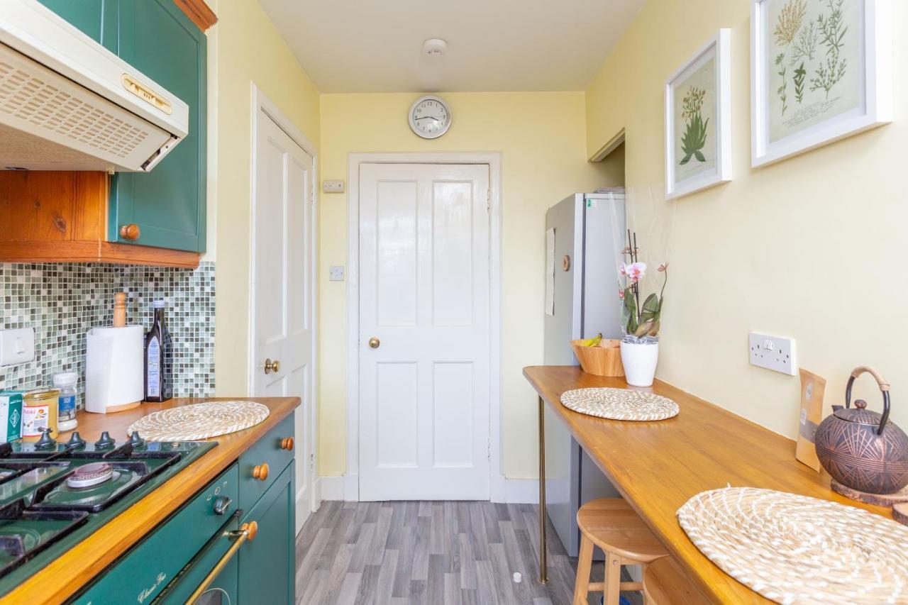 Bright & Spacious Double Room With Garden View- Close To Airport & City Centre EDI Kültér fotó